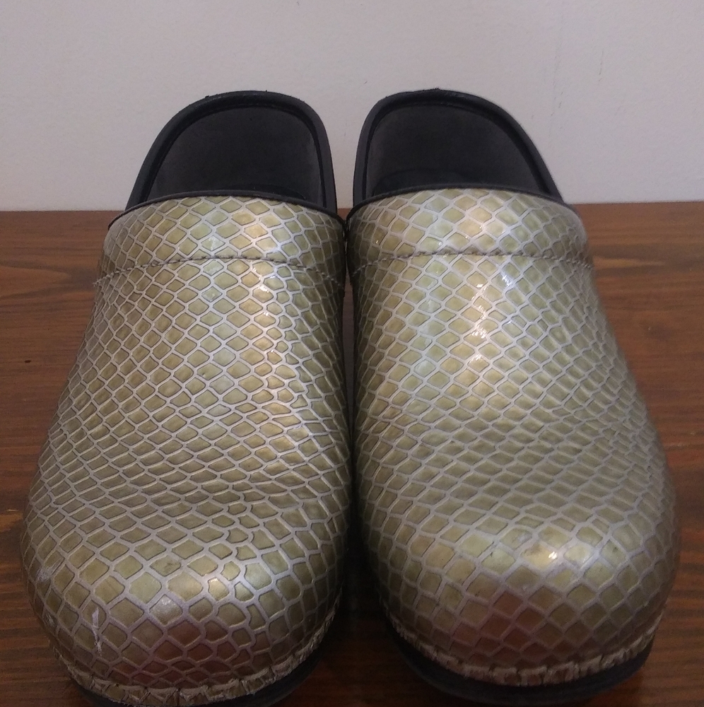 Dansko XP Gold Professional Clogs - Picture 2 of 7